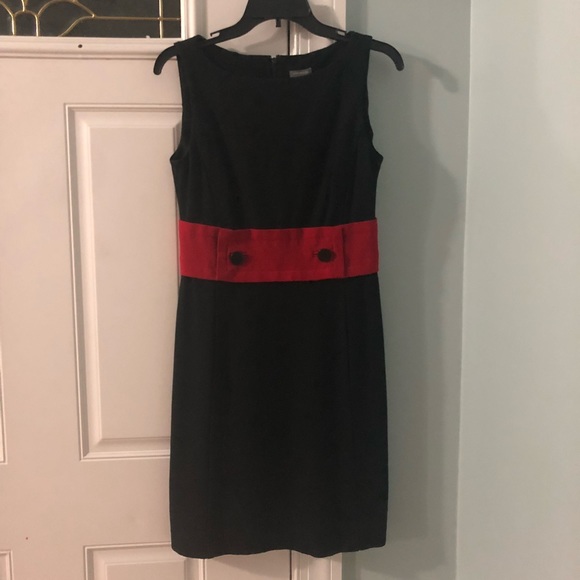 Classy black dress - Picture 2 of 4